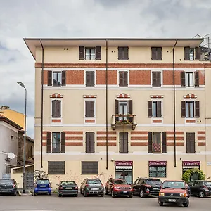 Life Is Beautiful Design Loft Navigli Romolo, Netflix, Wifi, Ac And Street Parking Milano